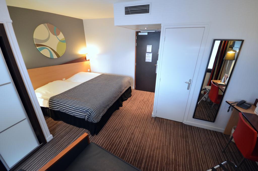 Kyriad Hotel Dijon Gare Exterior foto